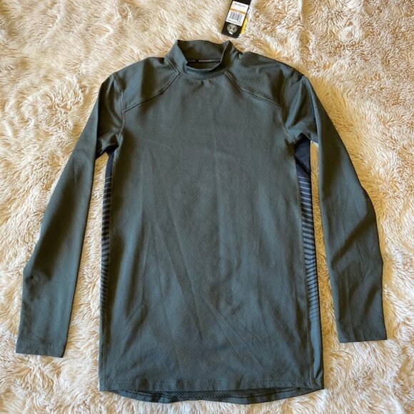 NEW Under Armour Shirt Small - Picture 1 of 3